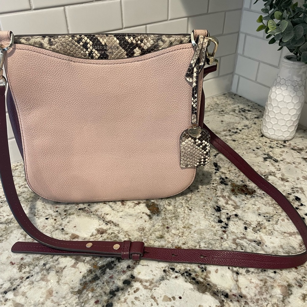 Kate Spade margaux embossed snake large crossbody. EUC